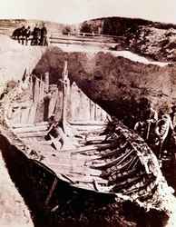 Scavi della nave vichinga "Gokstad" scoperta nel IX secolo, Norvegia, 1880